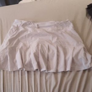 Lululemon tennis skirt - low rise - 6 tall - real lulu - white